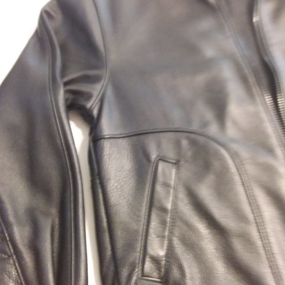 Ladies Leather Jacket - Picture 5 of 7